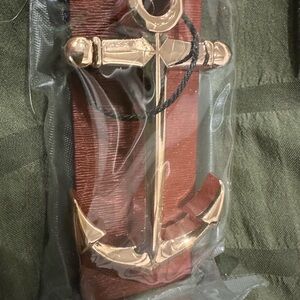 Elegant brown belt with Gold color Anchor buckle sz  small woman’s